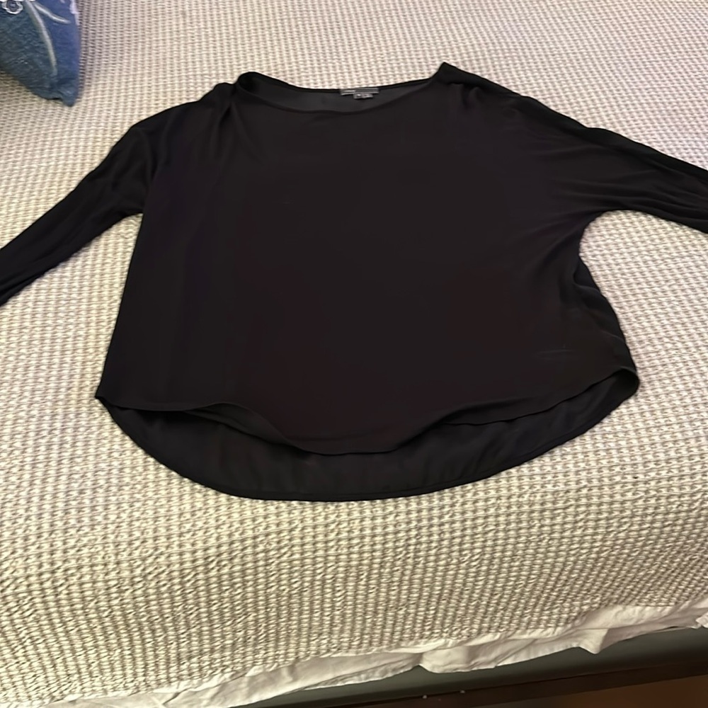 Vince  M cotton/  silk tee long sleeve excellent condition hand wash cold